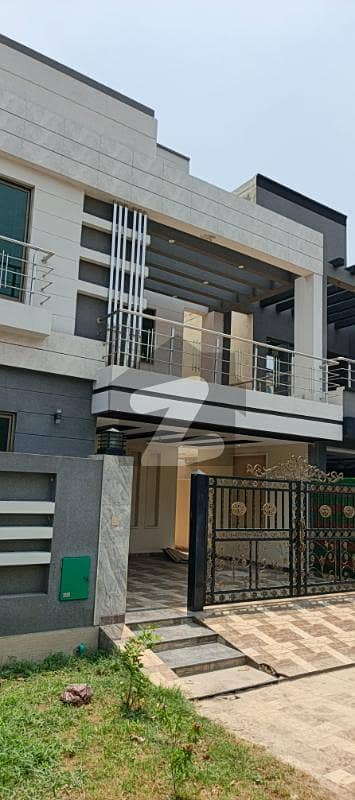 Brand New modern house in bahria nashman Lahore Brand New modern house in bahria nashman Lahore