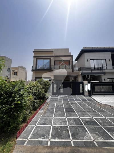 8 Marla Modern House At Prime Location Of Phase 6 For Sale 8 Marla Modern House At Prime Location Of Phase 6 For Sale