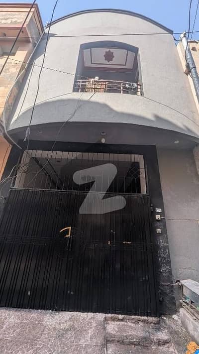 ستیانہ روڈ فیصل آباد میں 3 کمروں کا 2 مرلہ مکان 75.0 لاکھ میں برائے فروخت۔