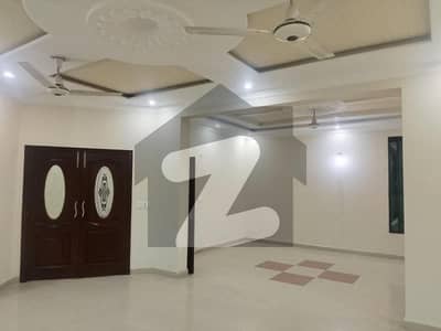 Park Facing 1 Kanal Lower Portion For Rent In Wapda Town