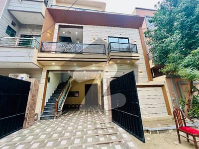 جوبلی ٹاؤن لاہور میں 5 کمروں کا 5 مرلہ مکان 1.95 کروڑ میں برائے فروخت۔ جوبلی ٹاؤن لاہور میں 5 کمروں کا 5 مرلہ مکان 1.95 کروڑ میں برائے فروخت۔