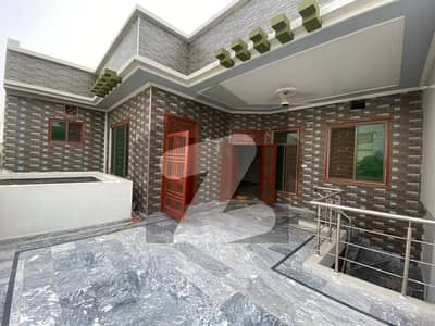 8 Marla upar portion available for rent wapda town phase 1 multan
