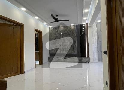فارمانئیٹس ہاؤسنگ سکیم لاہور میں 3 کمروں کا 5 مرلہ مکان 2.1 کروڑ میں برائے فروخت۔