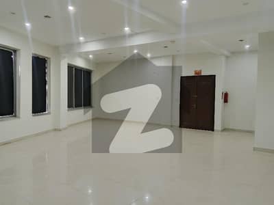 04 MARLA COMMERCIAL FLOOR AVAILABLE
