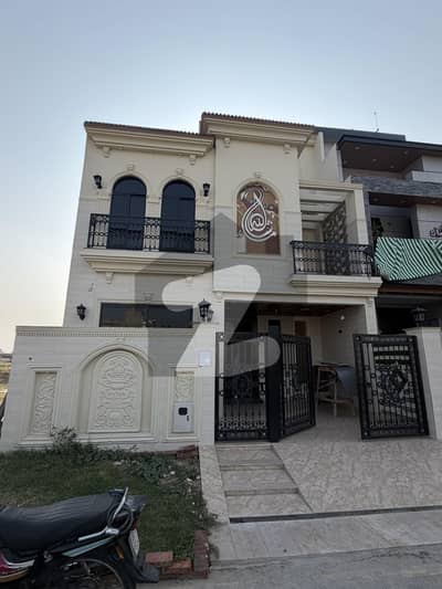 7 MARLA BRAND NEW HOUSE FOR SALE IN M7 C3 BLOCK LAKE CITY