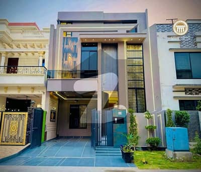 Prime Location 5 Marla House For sale In Rs. 25500000 Only