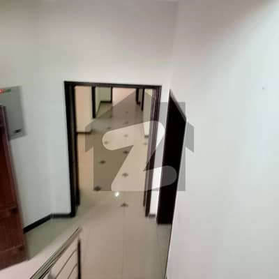 10 Marla 4 Bed Room House Available For Sale in Askari 11 Lahore