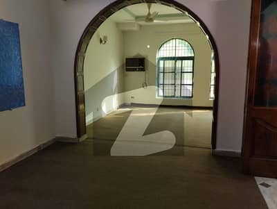 10 Marla House For Rent In Gulberg