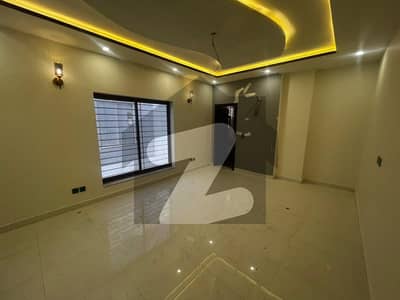 272sq Yd Ready To Move Villa In Precinct-1 0.5km From Main Entrance. A-One Construction Standard 5Bed Drawing Dining Lounge
