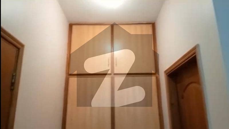 Upper Portion Available For Rent Upper Portion Available For Rent