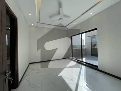 10 Marla Upper Portion Available For Rent In Paragon City