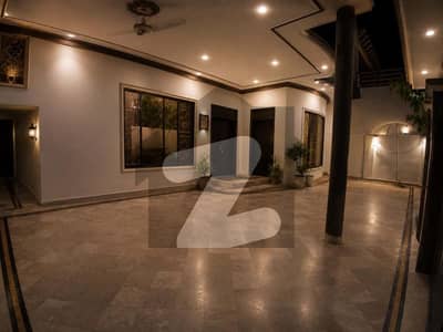 ہاشمی گارڈن بہاولپور میں 5 کمروں کا 10 مرلہ مکان 3.75 کروڑ میں برائے فروخت۔