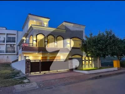 بحریہ ٹاؤن فیز 8 بحریہ ٹاؤن راولپنڈی,راولپنڈی میں 5 کمروں کا 12 مرلہ مکان 1.5 لاکھ میں کرایہ پر دستیاب ہے۔