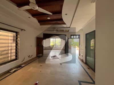 Upper Portion Available For Rent In G/ 13