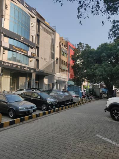 ڈی ایچ اے فیز 5 ڈیفنس (ڈی ایچ اے),لاہور میں 2 کمروں کا 12 مرلہ دفتر 8.0 لاکھ میں کرایہ پر دستیاب ہے۔