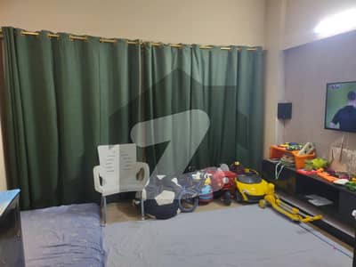 1100 Square Feet 2-Bed DD Apartment
