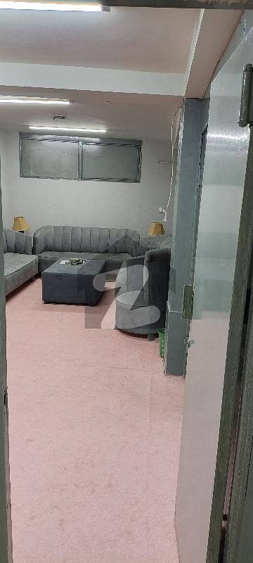 پی سی ایس آئی آر سٹاف کالونی لاہور میں 3 مرلہ Studio دفتر 40.0 ہزار میں کرایہ پر دستیاب ہے۔
