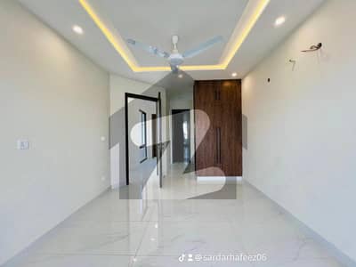10 Marla House Avaliable For Rent In Lake City