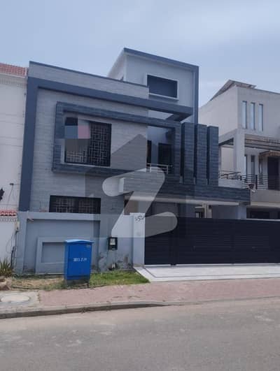 10 Marla House Is Available For rent In Bahria Orchard Phase 1