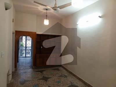 House Available For Rent In Satellite Town