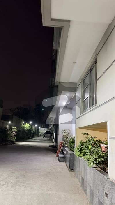 Prime Location 1-Bed Apartment For Rent Bagh-E-Jinnah, Mall Road