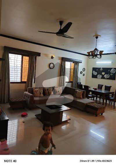 House Of 450 Square Yards Available In Gulshan-e-Iqbal - Block 7