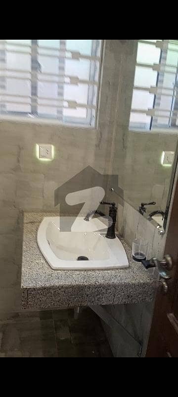 بحریہ ٹاؤن فیز 7 بحریہ ٹاؤن راولپنڈی,راولپنڈی میں 5 کمروں کا 10 مرلہ مکان 1.25 لاکھ میں کرایہ پر دستیاب ہے۔