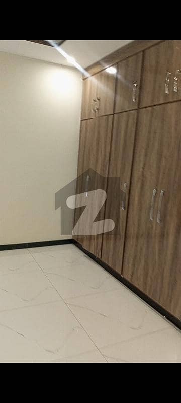 10 Marla Beautiful New House Available For Rent