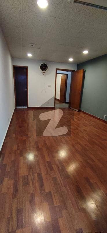 ایف ۔ 10 اسلام آباد میں 5 کمروں کا 1 کنال مکان 5.25 لاکھ میں کرایہ پر دستیاب ہے۔