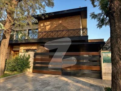 ایف ۔ 6/3 ایف ۔ 6,اسلام آباد میں 5 کمروں کا 2 کنال مکان 10.0 لاکھ میں کرایہ پر دستیاب ہے۔