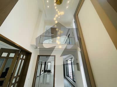 ایف ۔ 7 اسلام آباد میں 8 کمروں کا 1 کنال مکان 20.0 لاکھ میں کرایہ پر دستیاب ہے۔