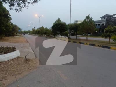 ڈی ۔ 12/4 ڈی ۔ 12,اسلام آباد میں 1 کنال رہائشی پلاٹ 14.5 کروڑ میں برائے فروخت۔