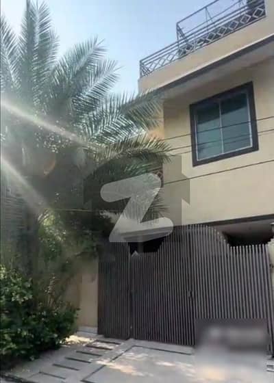 10 Marla Spacious House Available In Marghzar Officers Colony For sale