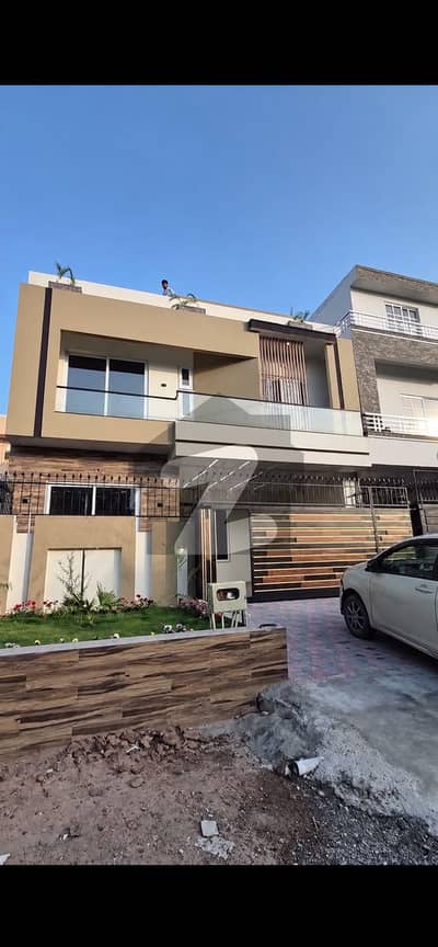 **8 Marla Beautiful House For Sale**