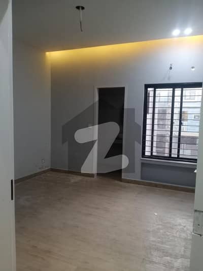 10 Marla Upper Portion Available For Rent In Tariq Garden Lahore