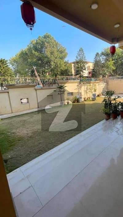 ایف ۔ 10 اسلام آباد میں 8 کمروں کا 2 کنال مکان 15.0 لاکھ میں کرایہ پر دستیاب ہے۔