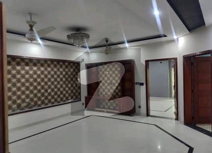 Lower Portion Of 10 Marla Is Available For rent In Bahria Town - Sector C, Lahore