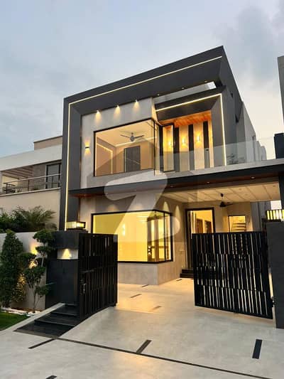 10 Marla Ultra Modern House Available for Sale