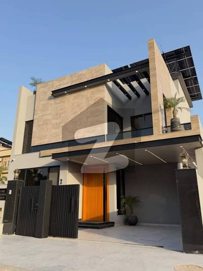 10 Marla House In Bahria Greens - Overseas Enclave - Sector 7 For sale