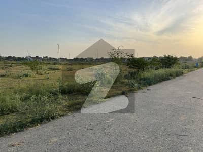 ڈی ایچ اے فیز9 پریزم - بلاک جی ڈی ایچ اے فیز9 پریزم,ڈی ایچ اے ڈیفینس,لاہور میں 1 کنال رہائشی پلاٹ 2.7 کروڑ میں برائے فروخت۔