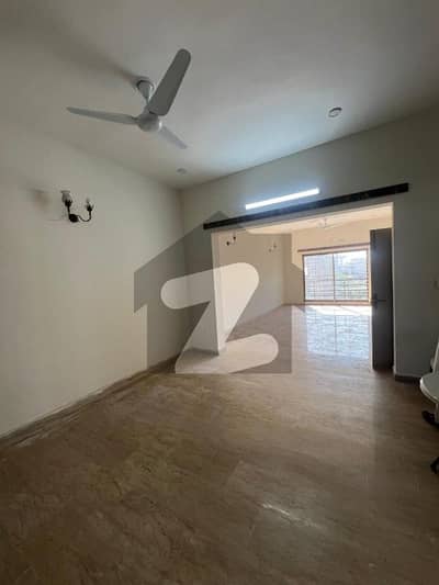 10 Marla Upper Portion Brand New For Rent M Block Lda Avenue 1