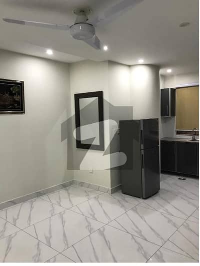 Brand New Building Semi Furnished Area 600 Square Feet Available For Rent Corporate Office In Main Boulevard Road Gulberg 3 Lahore