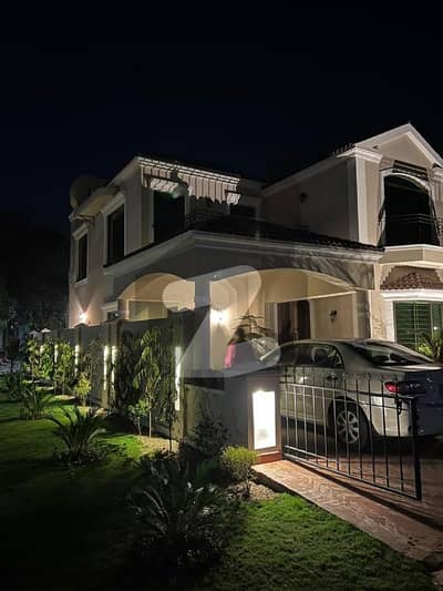 1 KANAL HOUSE FOR SELL AT THE PRIME LOCATION