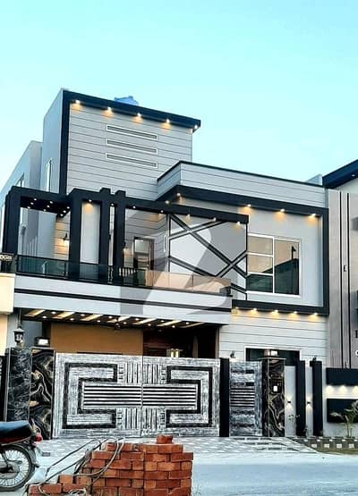 Prime Location Citi Housing Society 10 Marla House Up For sale