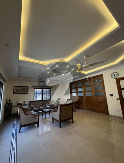 F-10 1000 Square Yard 2 Kanal Excellent Modern Spacious And Beautiful House Proper And Modern Fittings And Marble Flooring