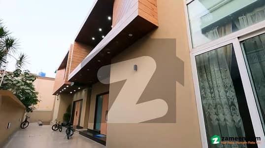 2.5 Kanal Elegant House Available For Sale In A1 Block Valencia Town Lahore