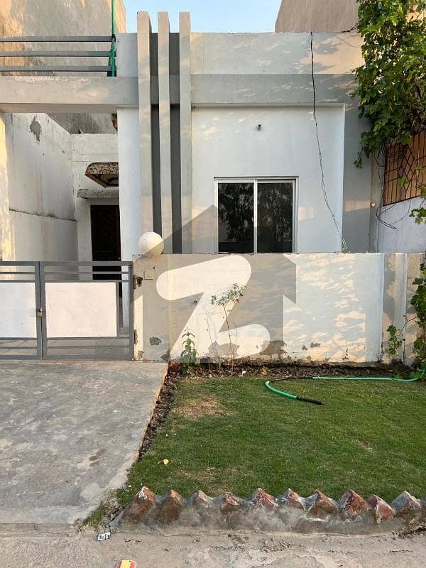 3.5 مرلہ خوبصورت سنگل اسٹوری گھر برائے فروخت صفیہ ہومز، سینٹرل پارک کے قریب 3.5 مرلہ خوبصورت سنگل اسٹوری گھر برائے فروخت صفیہ ہومز، سینٹرل پارک کے قریب
