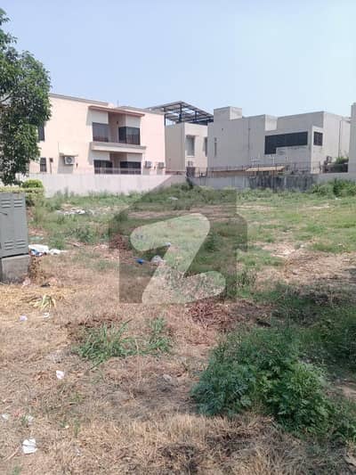 ڈی ایچ اے فیز9 پریزم ڈی ایچ اے ڈیفینس,لاہور میں 1 کنال رہائشی پلاٹ 2.35 کروڑ میں برائے فروخت۔