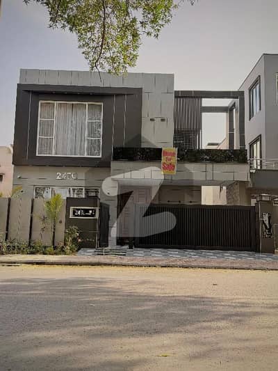 بحریہ ٹاؤن سیکٹرڈی بحریہ ٹاؤن,لاہور میں 5 کمروں کا 10 مرلہ مکان 4.5 کروڑ میں برائے فروخت۔