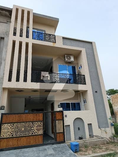 6 Marla 2.5 story House for sale  All facilities available water gas available